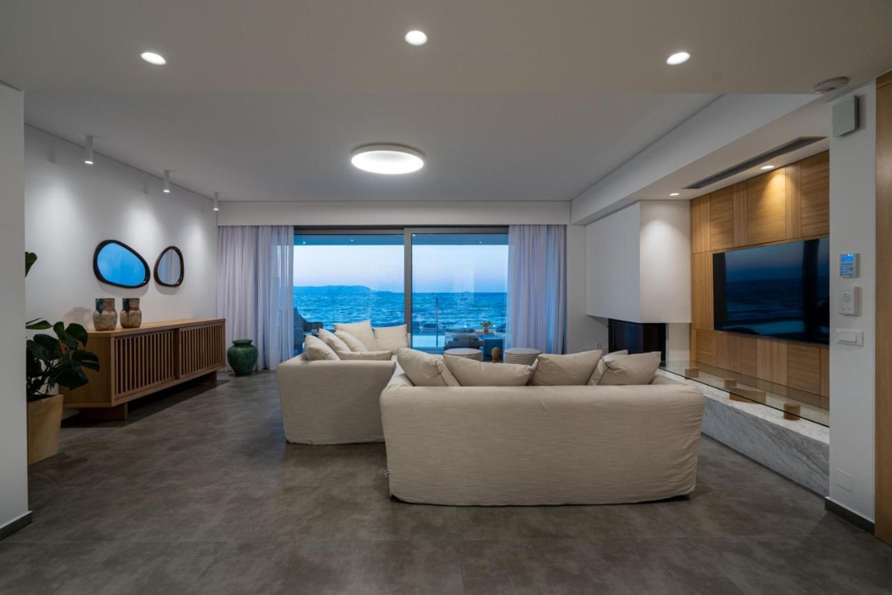 Villa Dia's Blue 8 Bedrooms Seafront