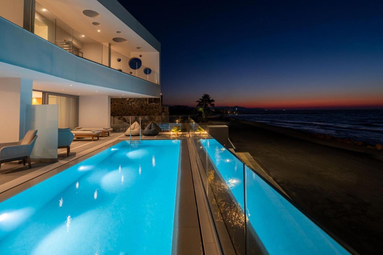 Villa Dia's Blue 8 Bedrooms Seafront Gournes Gouvon