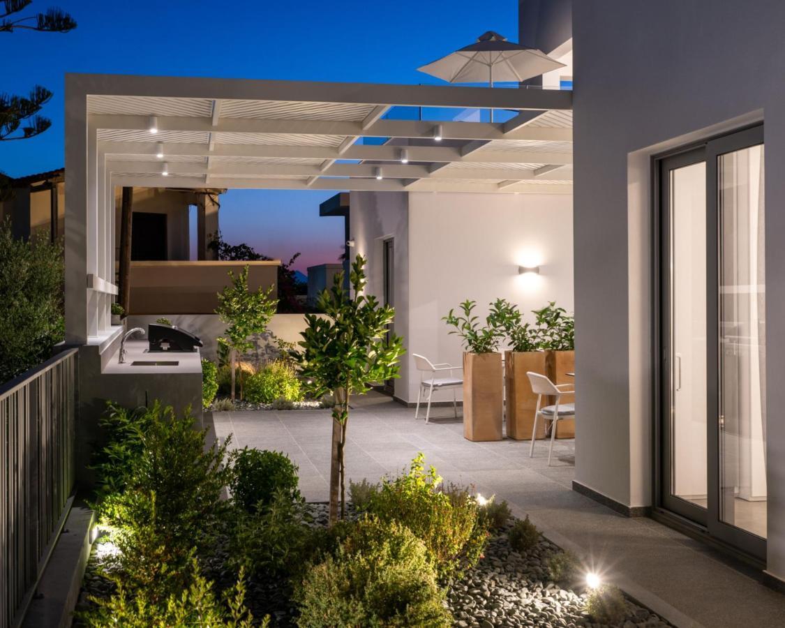 Villa Dia's Blue 8 Bedrooms Seafront *