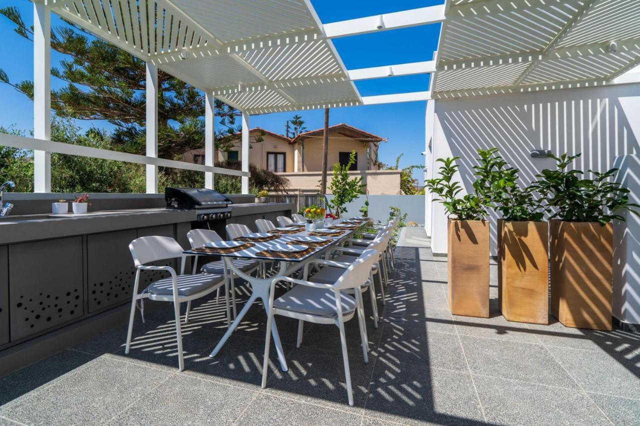 Dia's Blue 8 Bedrooms Seafront Villa