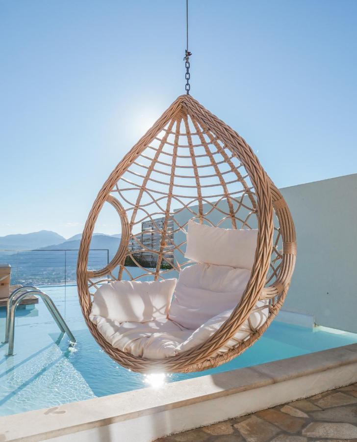 Zeus Throne Aparthotel