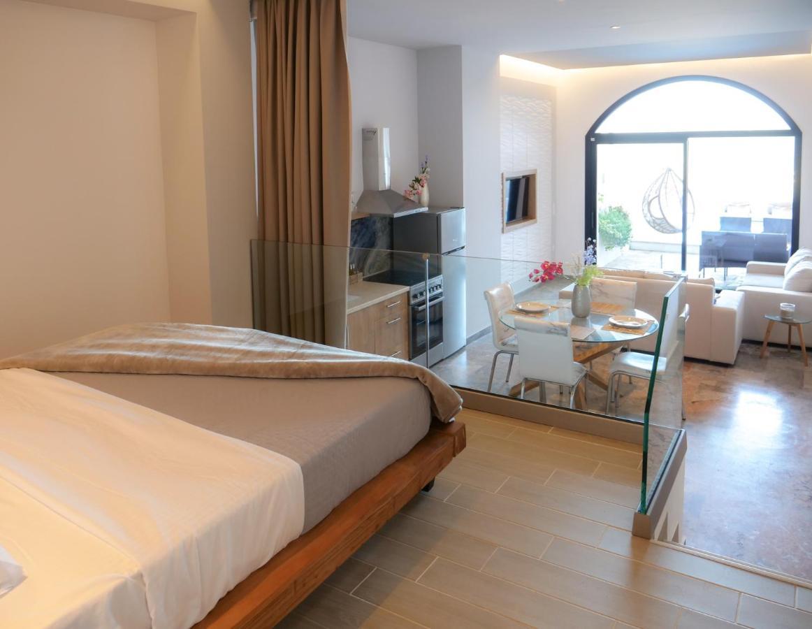 Aparthotel Zeus Throne