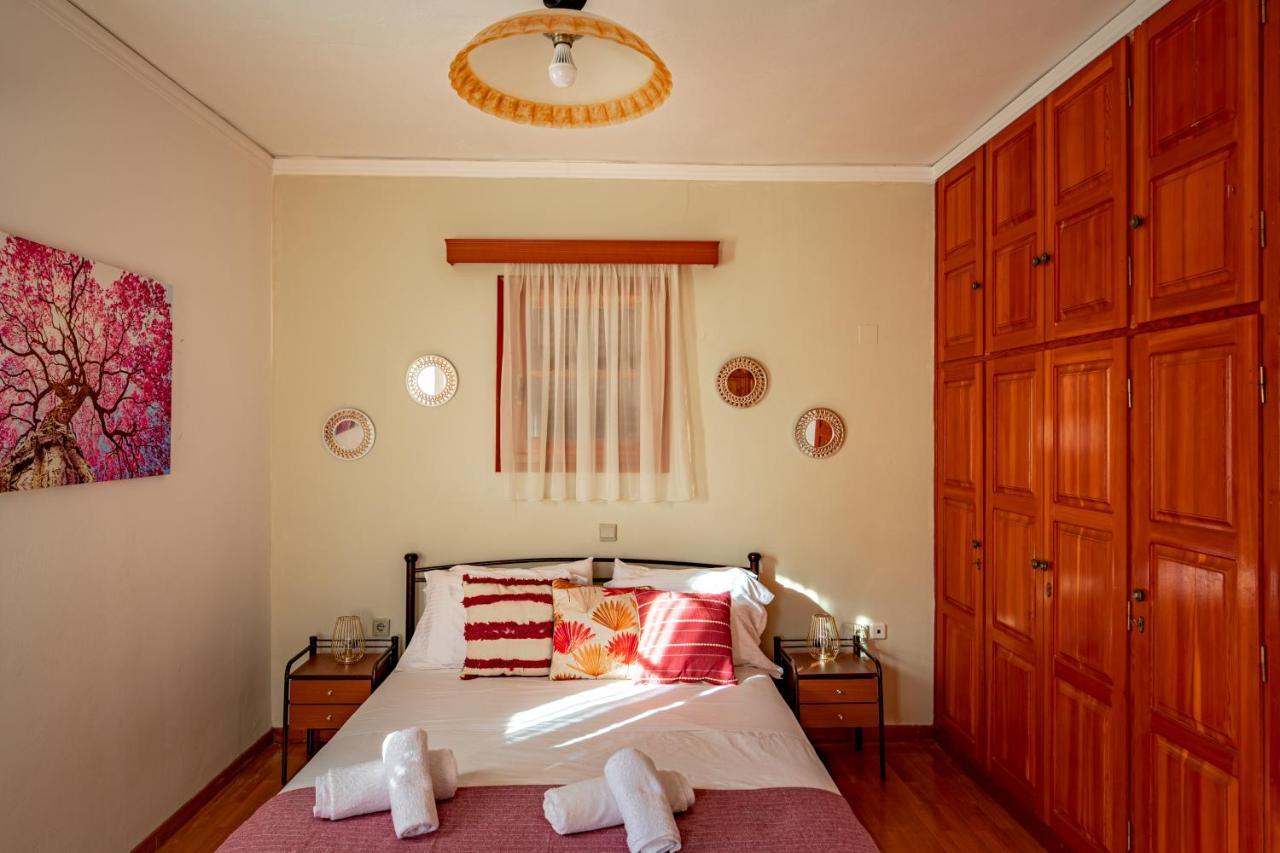 Golden Flower's Apartment