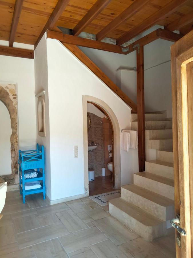 Monastiriako * Giannoudi (Crete)