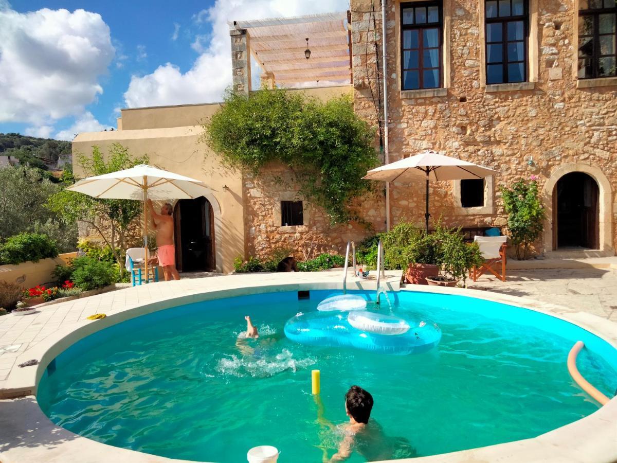 Monastiriako Bed & Breakfast *