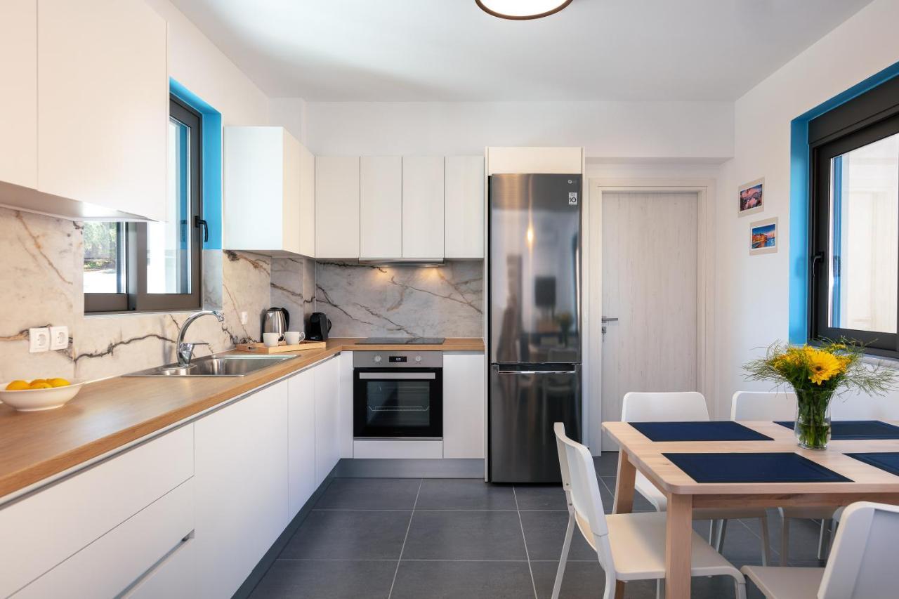 Greek Sky - New Modern With Shared Pool Apartment