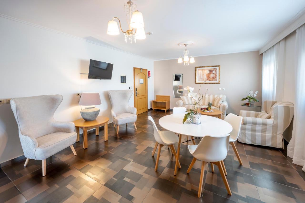 Aparthotel Peridis Family