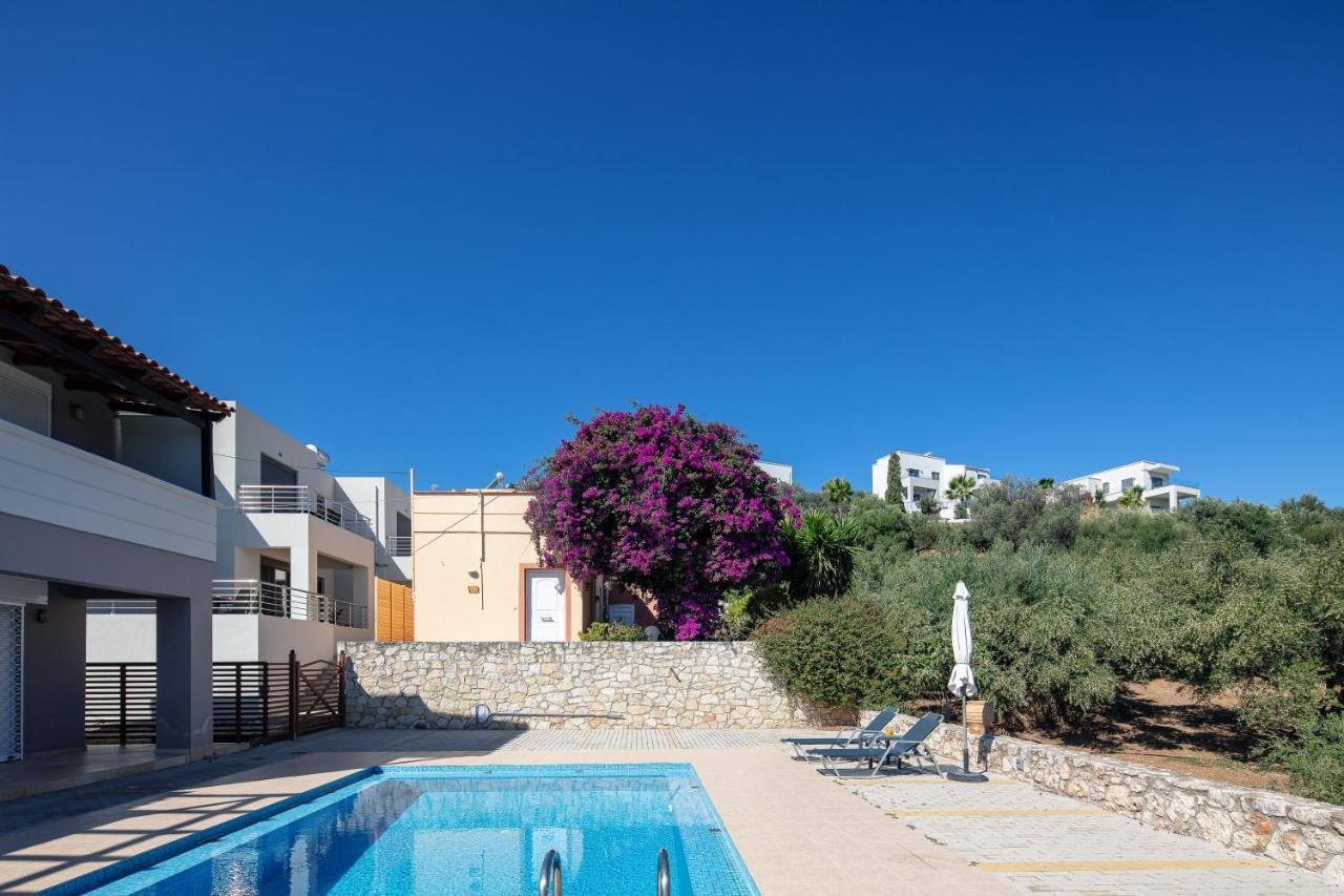 Greek Sky - New Modern With Shared Pool Apartment