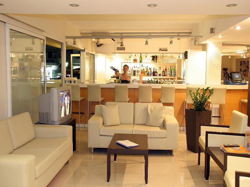 Michel Aparthotel 3*