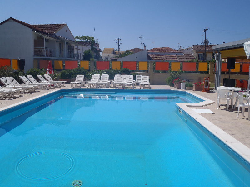 Gardens Kavos