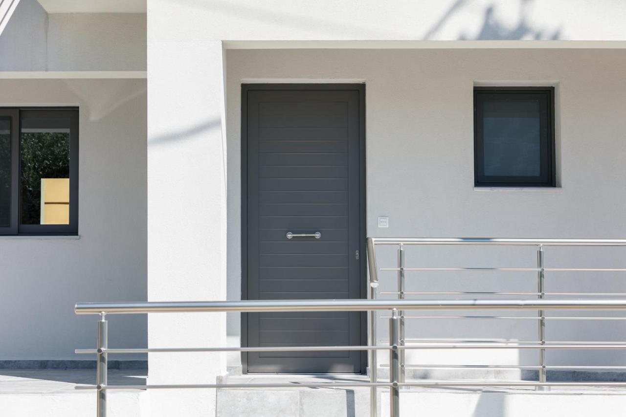 Greek Sky - New Modern With Shared Pool * Tavronitis (Crete)