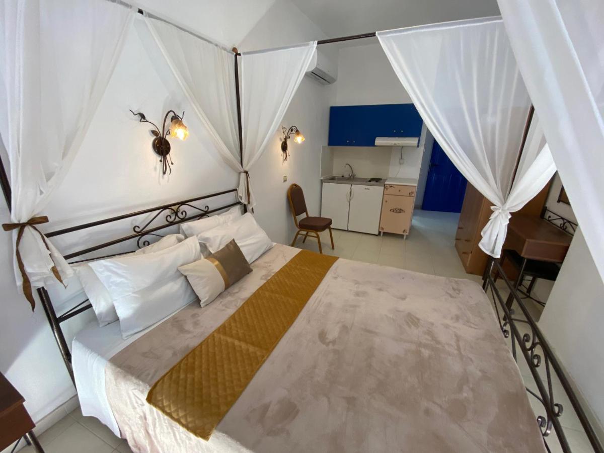 Aparthotel Anastasia Studios, &