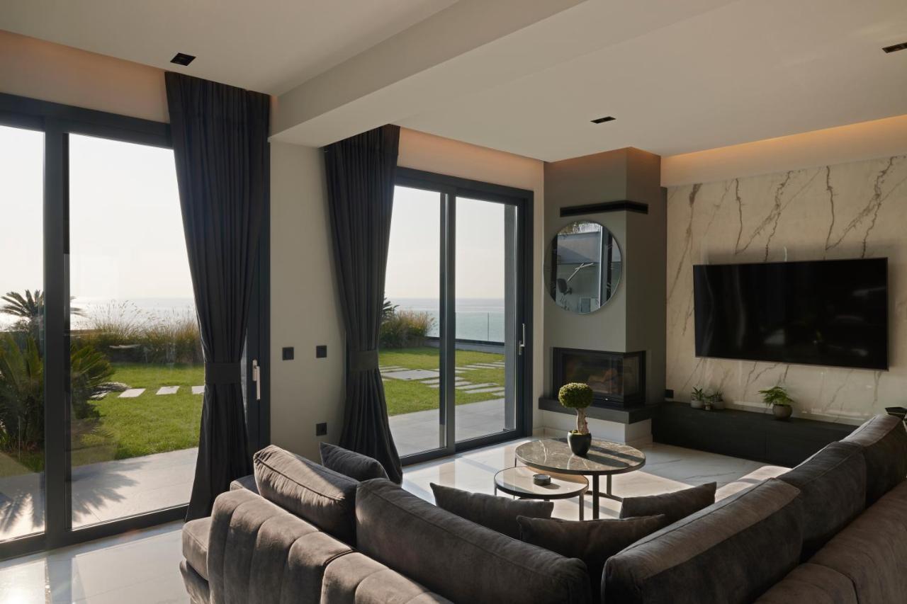 Omnia - Luxury Bound On Earth Villa