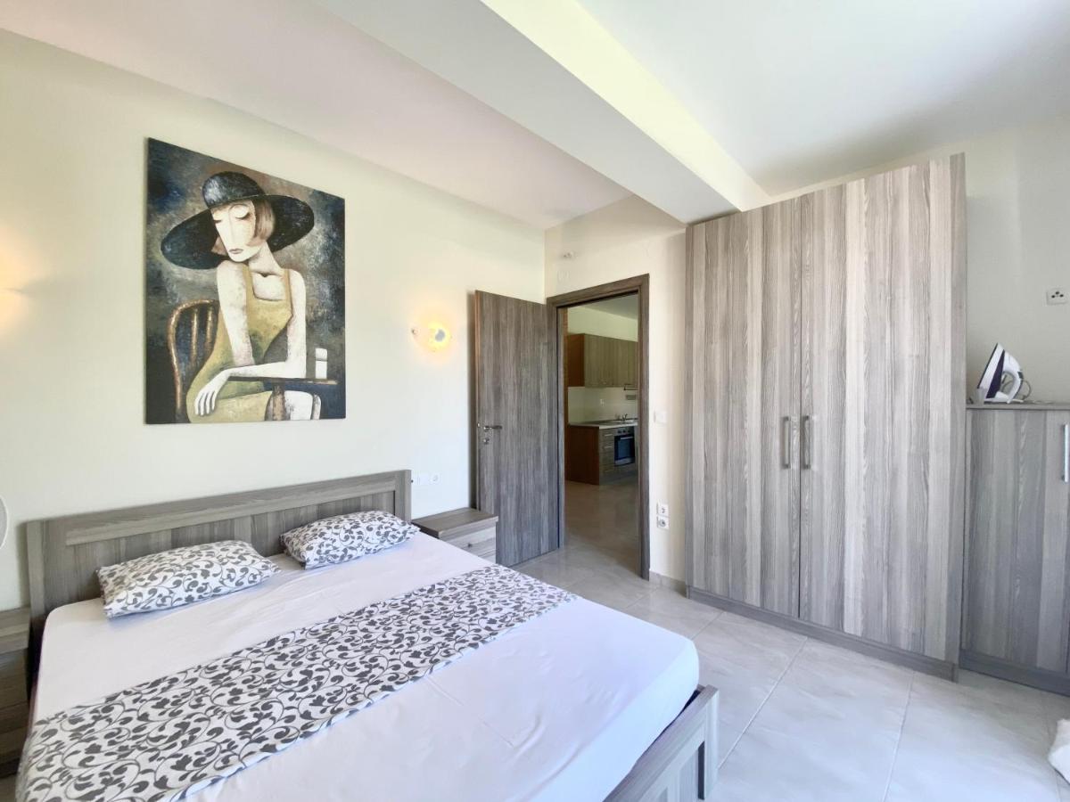 Aparthotel Ellinfos *