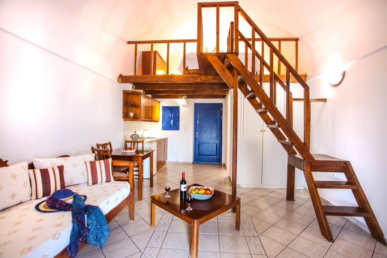 Pergeri Apartment Imerovigli (Santorini)