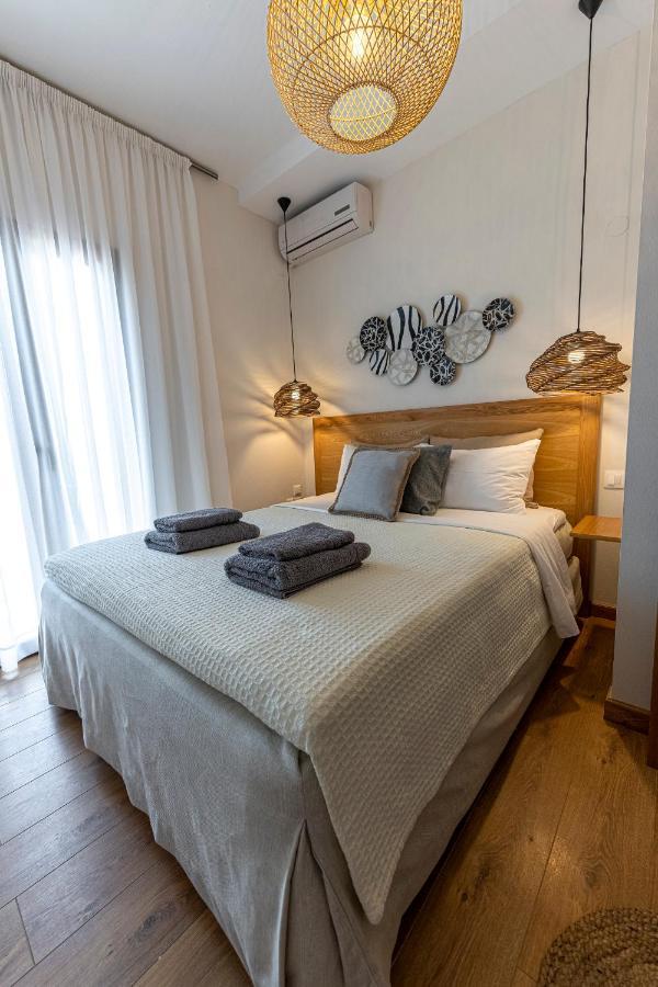 Villa 2b Luxurious Io, With Private Pool And Stunningt Sea Views *