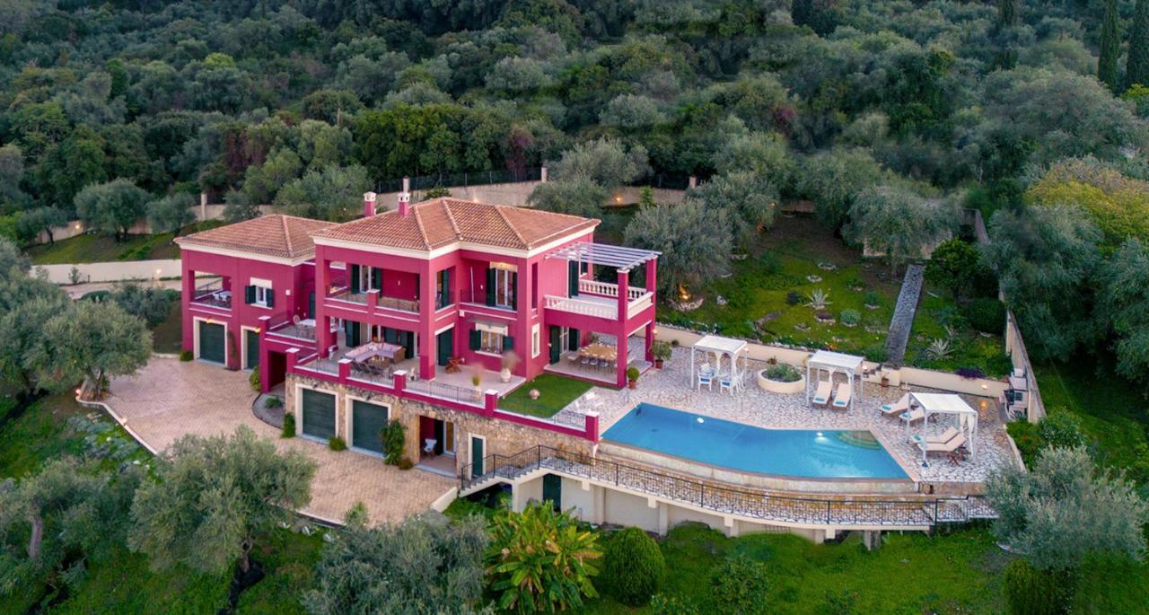 Villa Red Queen