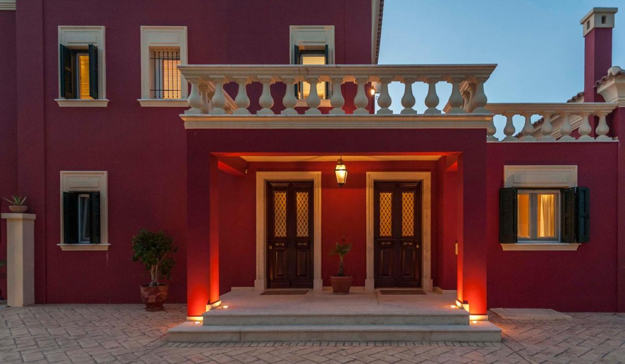 Villa Red Queen *