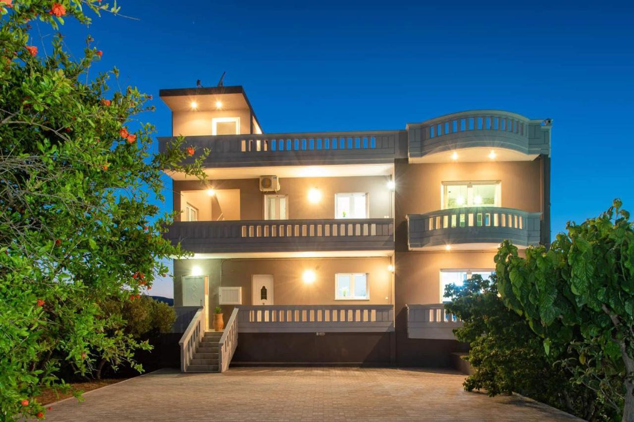 Apartment Majestic Villa-Apartments