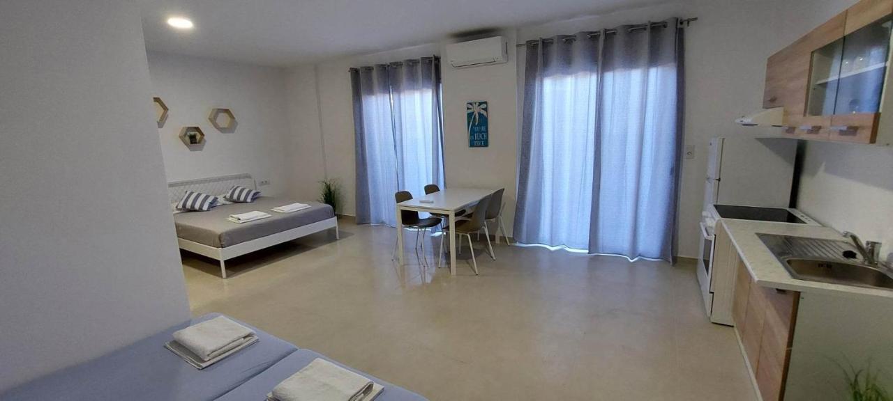 Telhinis & Hotel