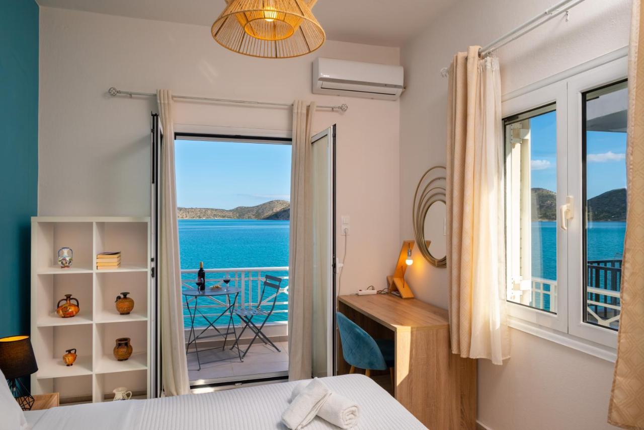 Margarita's Seafront Luxury Apartment *