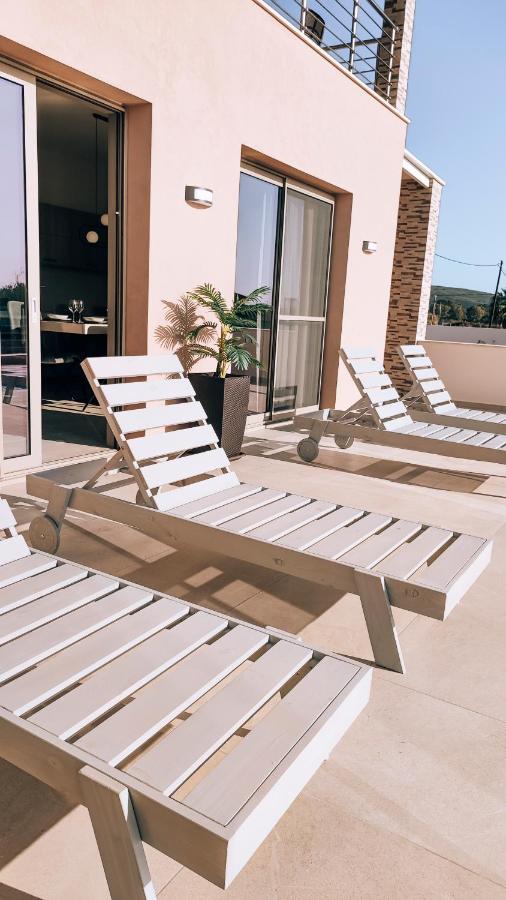 Irini. Seaview - - Pool - Privacy
