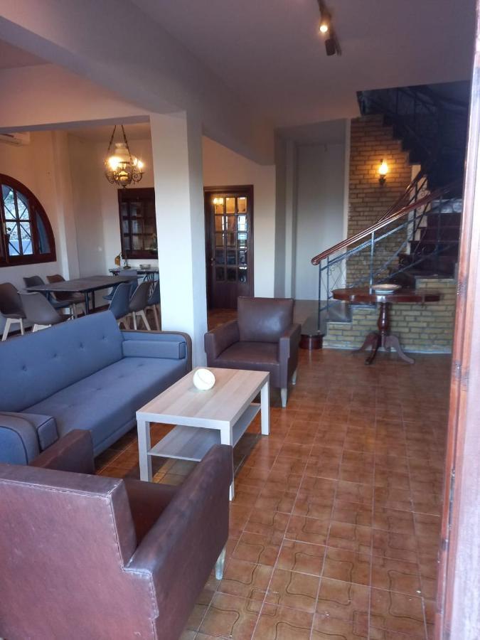 Villa Manolatou