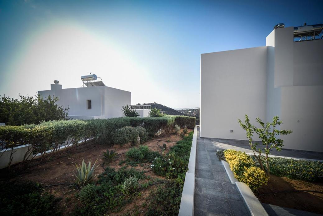 Lenikos Aparthotel