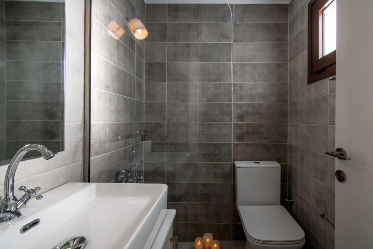 Brand New Plyto - Amazing Views - Heated Pool *