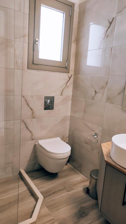 Irini. Seaview - - Pool - Privacy