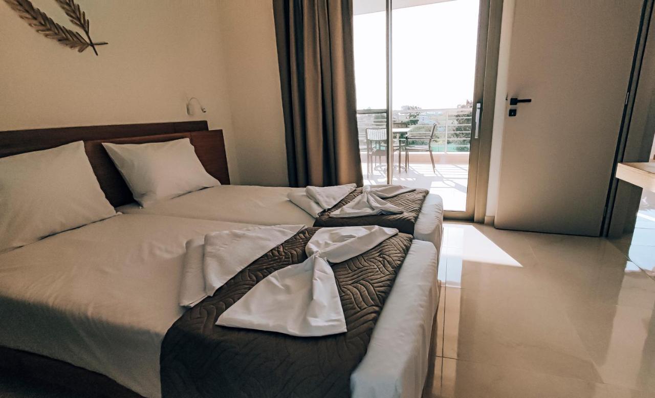 Irini. Seaview - - Pool - Privacy