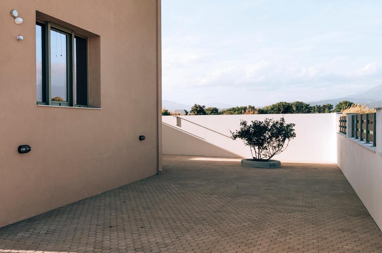 Irini. Seaview - - Pool - Privacy *