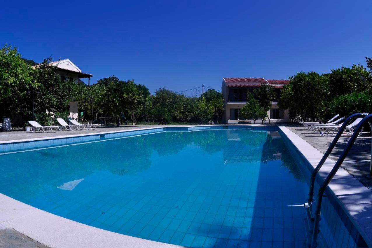 Orange Grove Apartment *