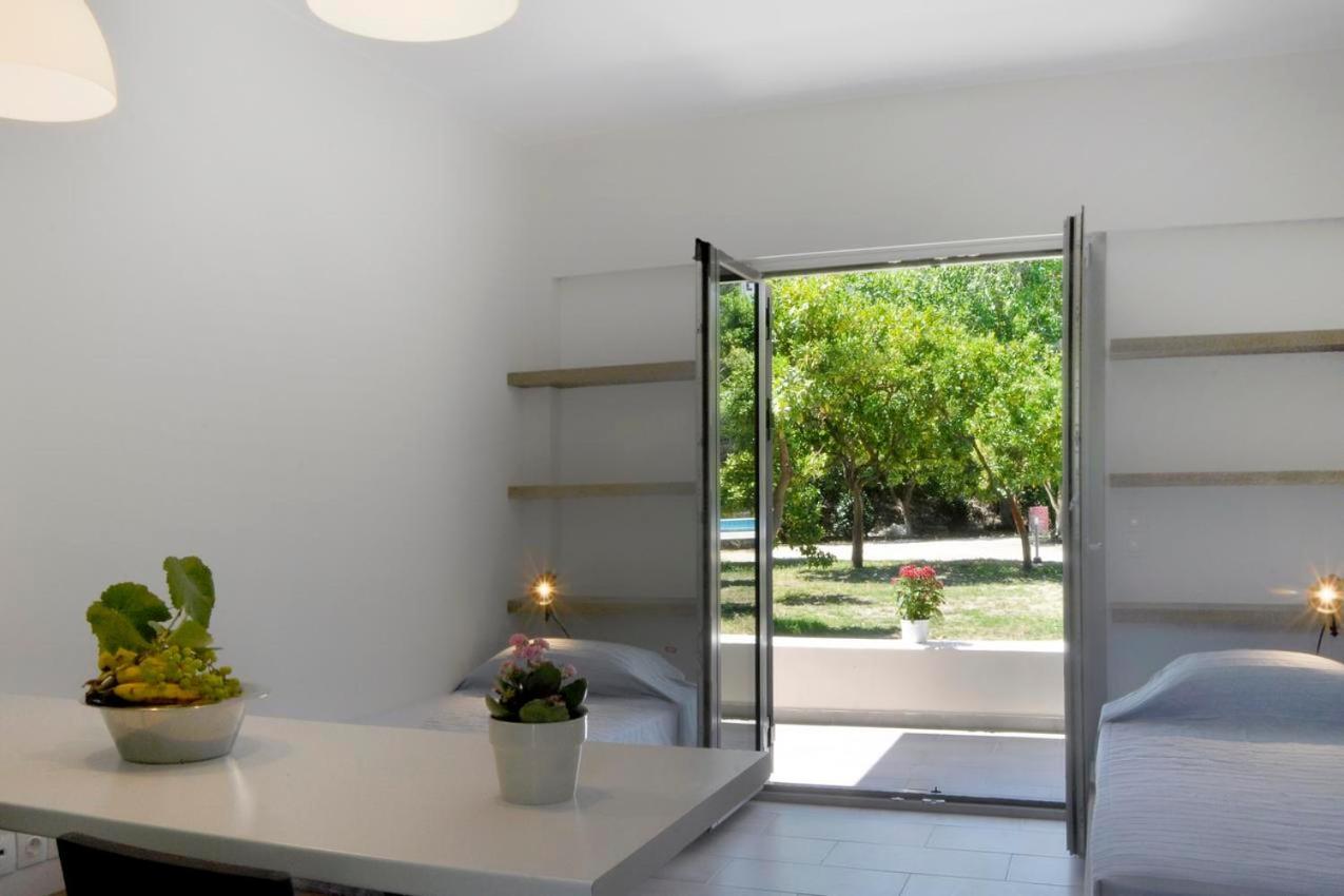 Orange Grove Apartment *