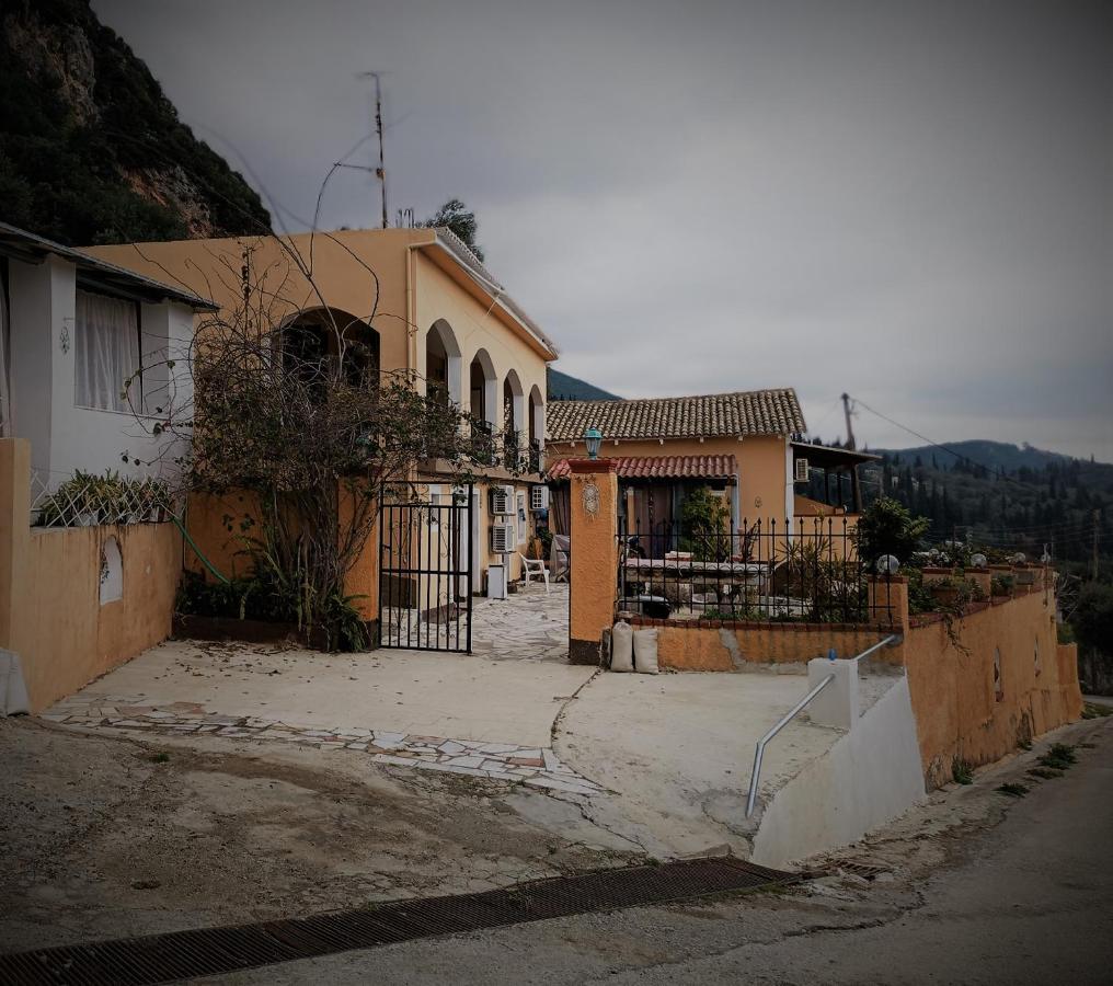 Vassilis Apartment