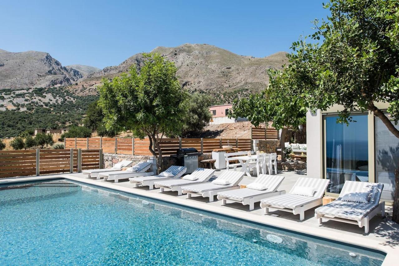 Olvia Villa *