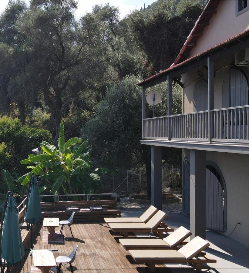 Villa Manolatou *