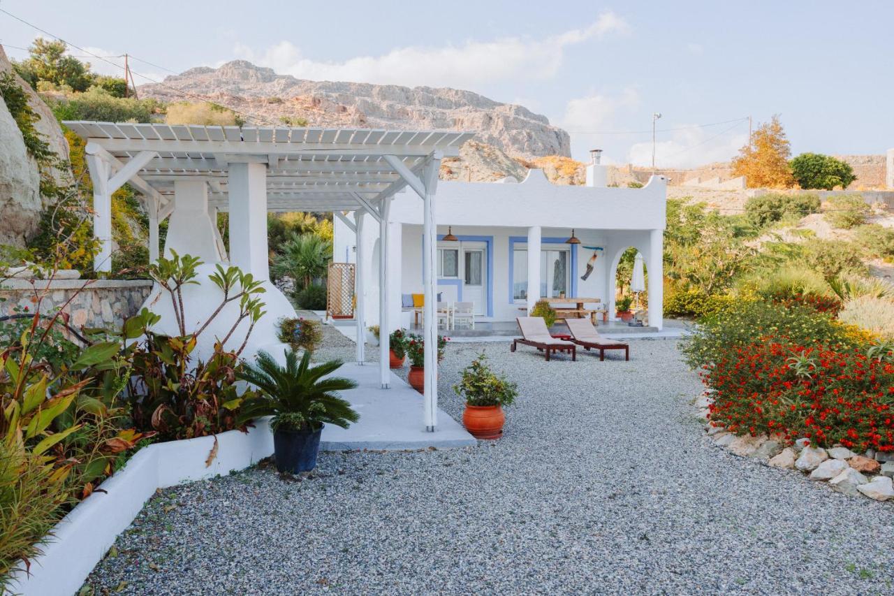 Anatoli Traditional * Archangelos (Rhodes)