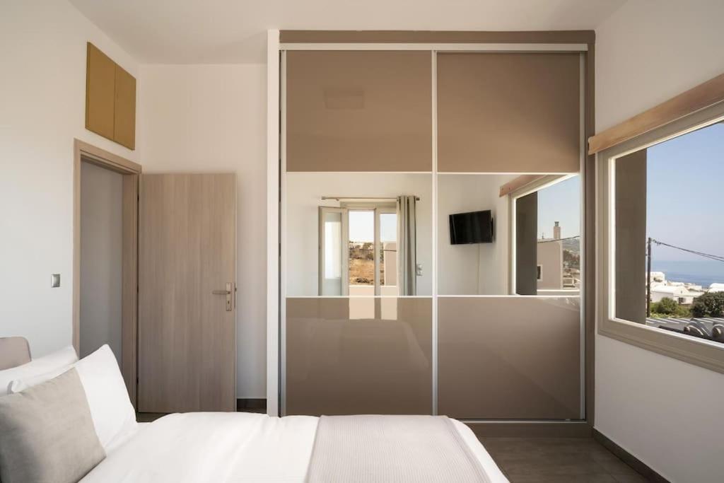 In The Heart Of & Free Pool - Nychteri Apartment *