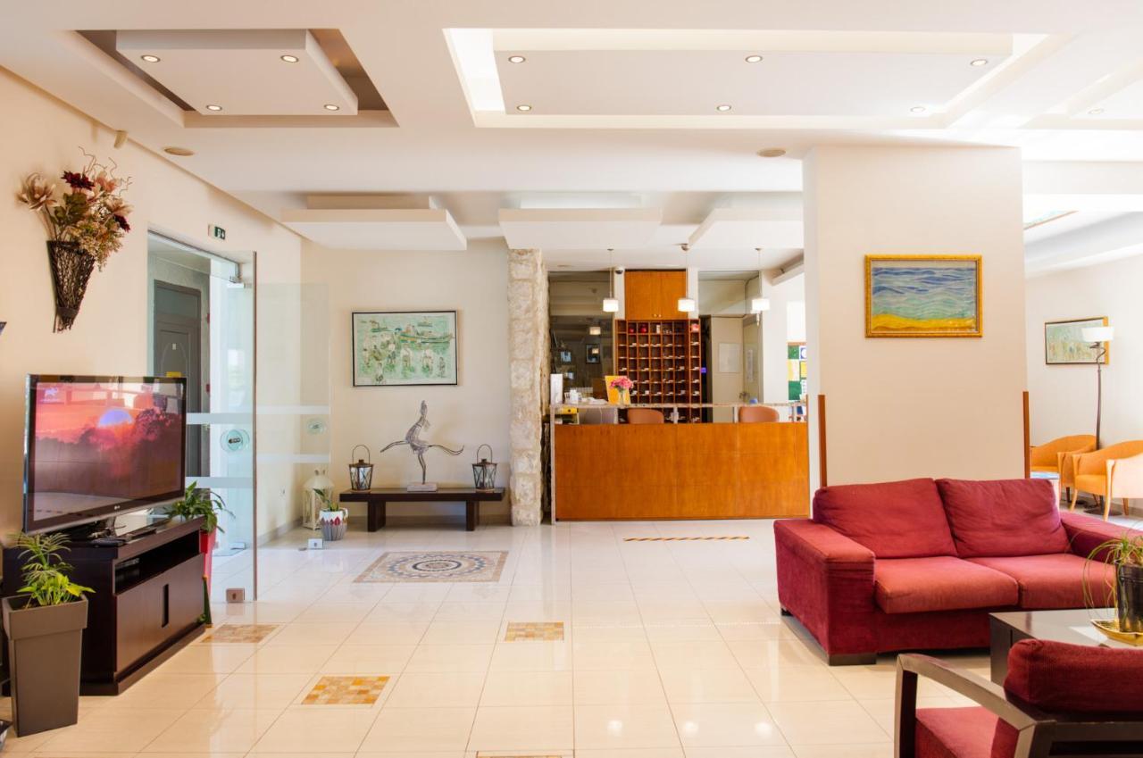 Ilyssion Holidays Apartment *