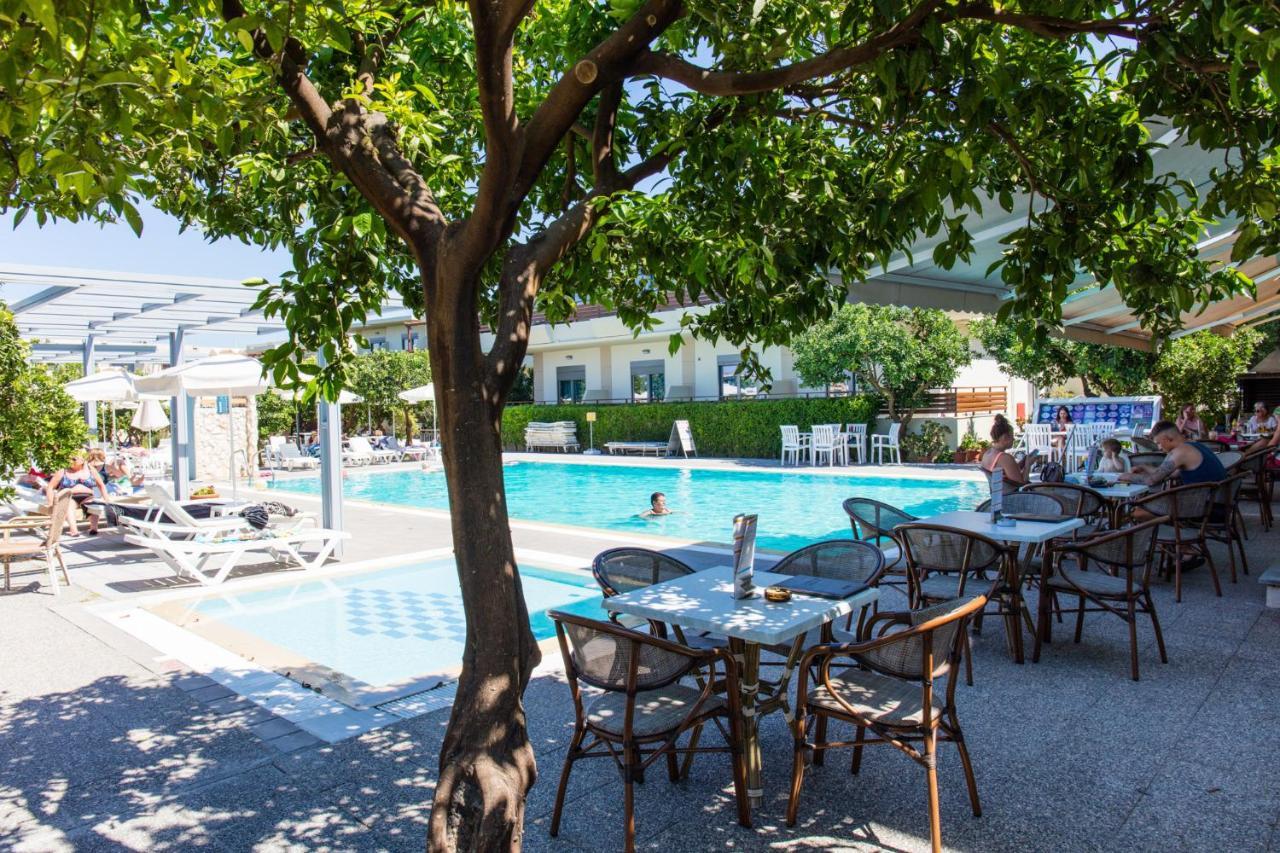 Ilyssion Holidays Apartment *
