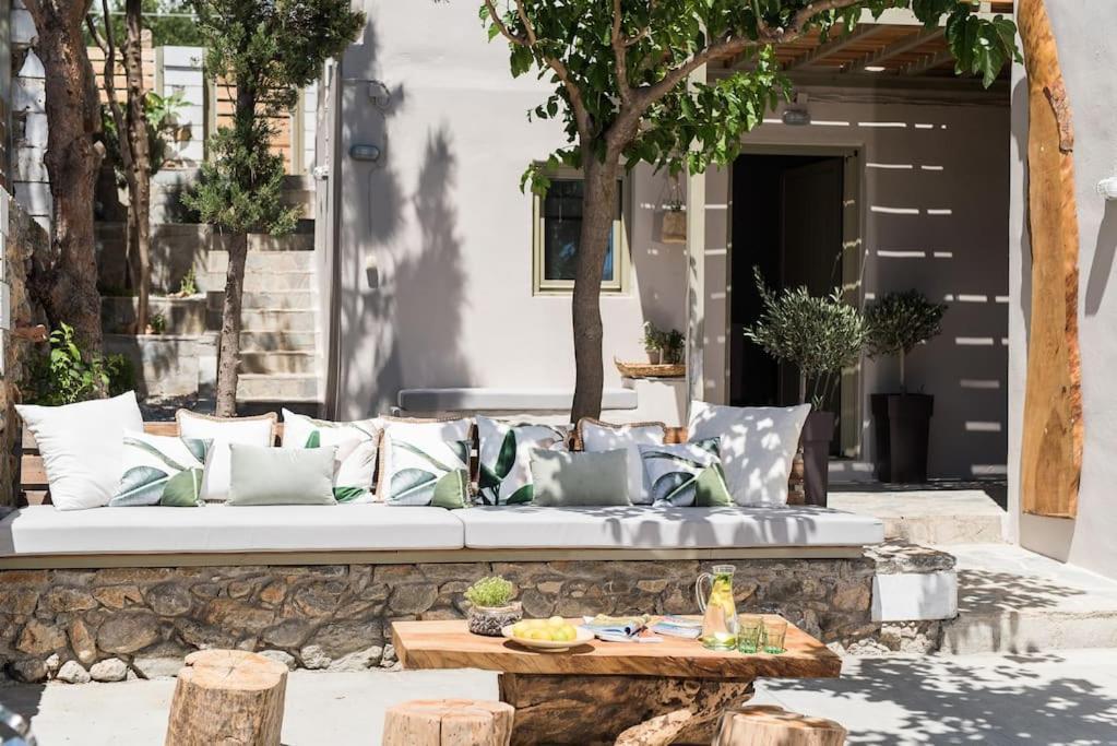Olvia Villa *