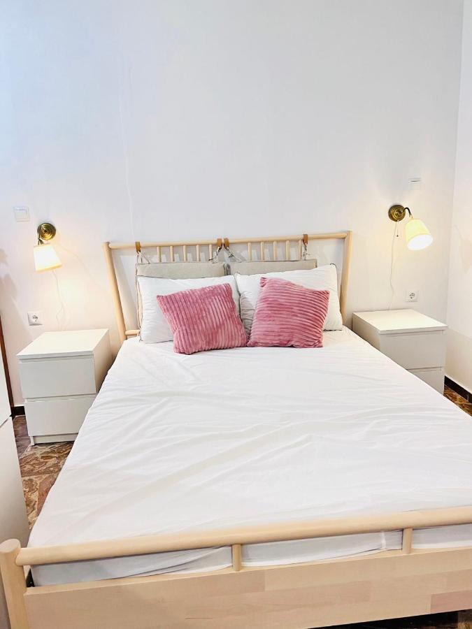 Guest house Sky With Great Location Wonderful Acropolis View In Neos Kosmos Athens