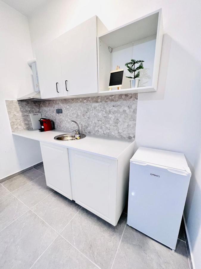 Sky With Great Location Wonderful Acropolis View In Neos Kosmos Guest house Athens