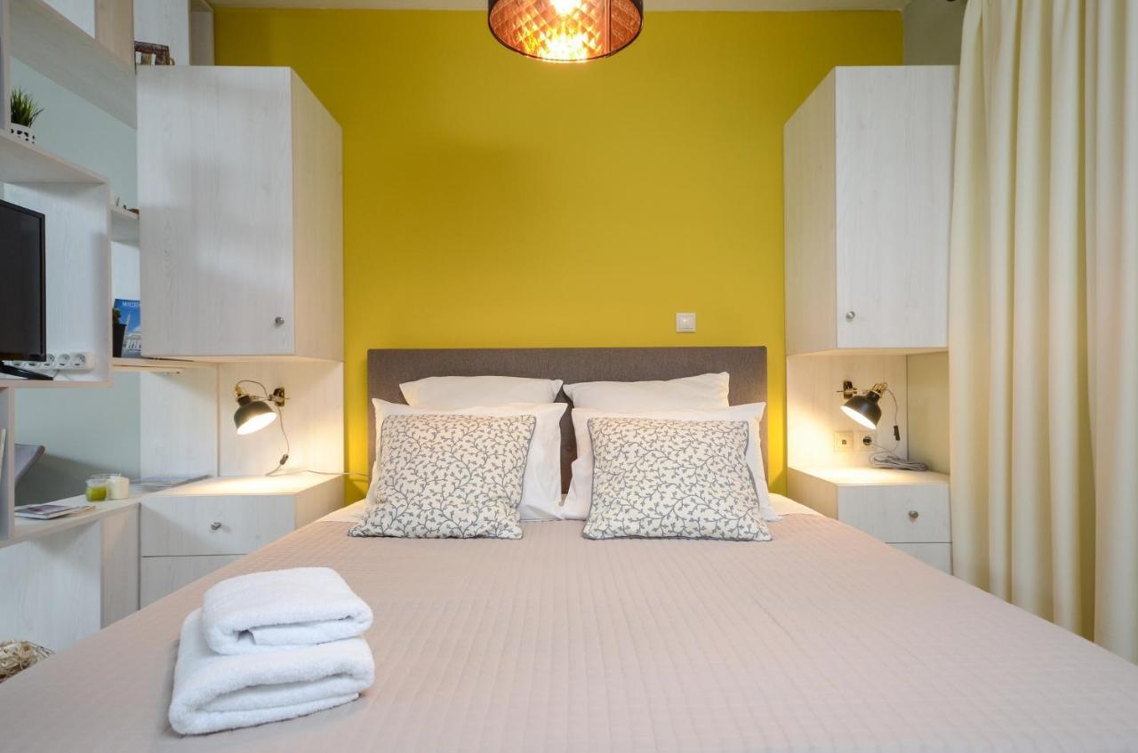 Boutique In Apartment *