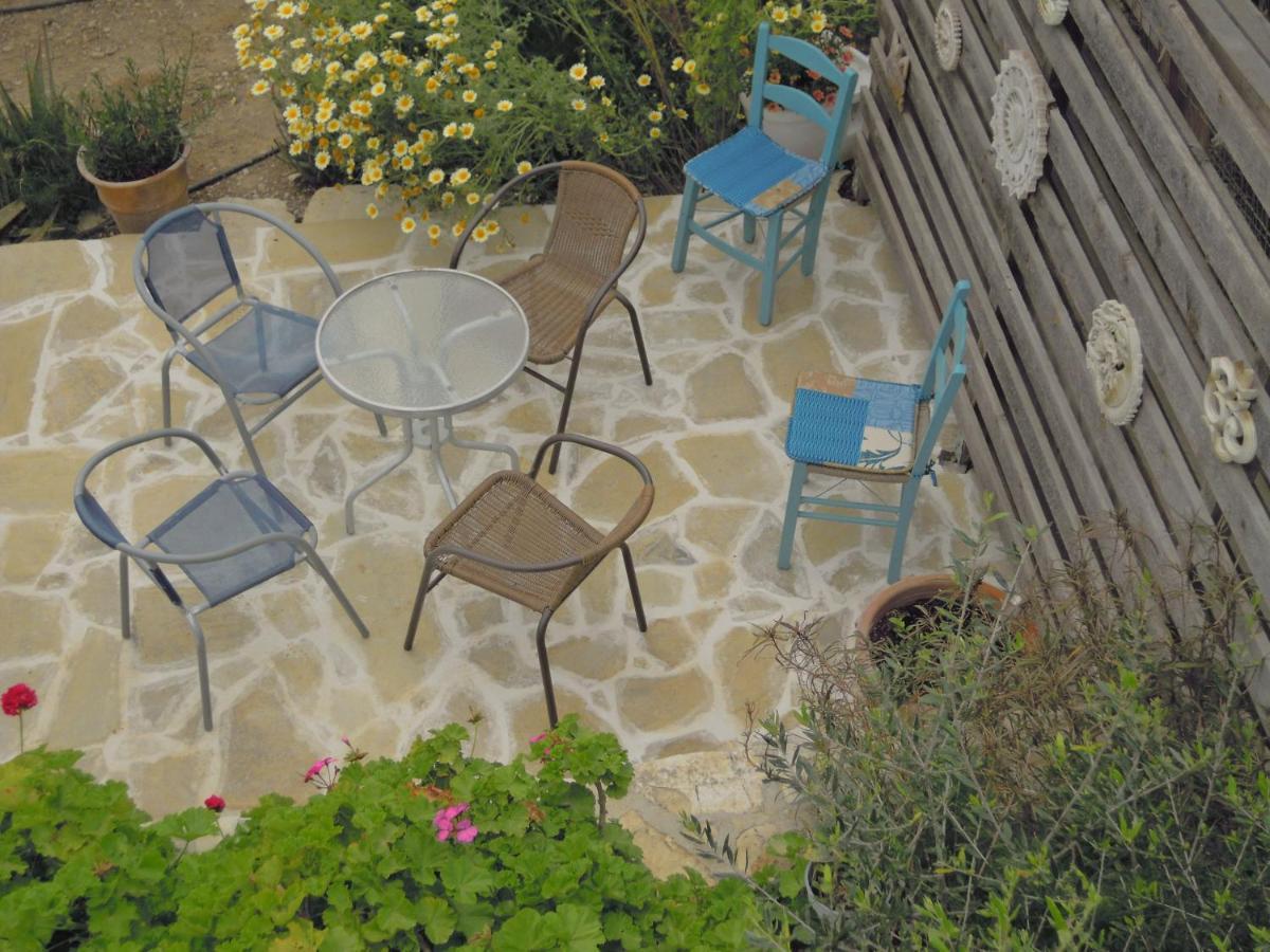 Apartment Petaloudes 2 *