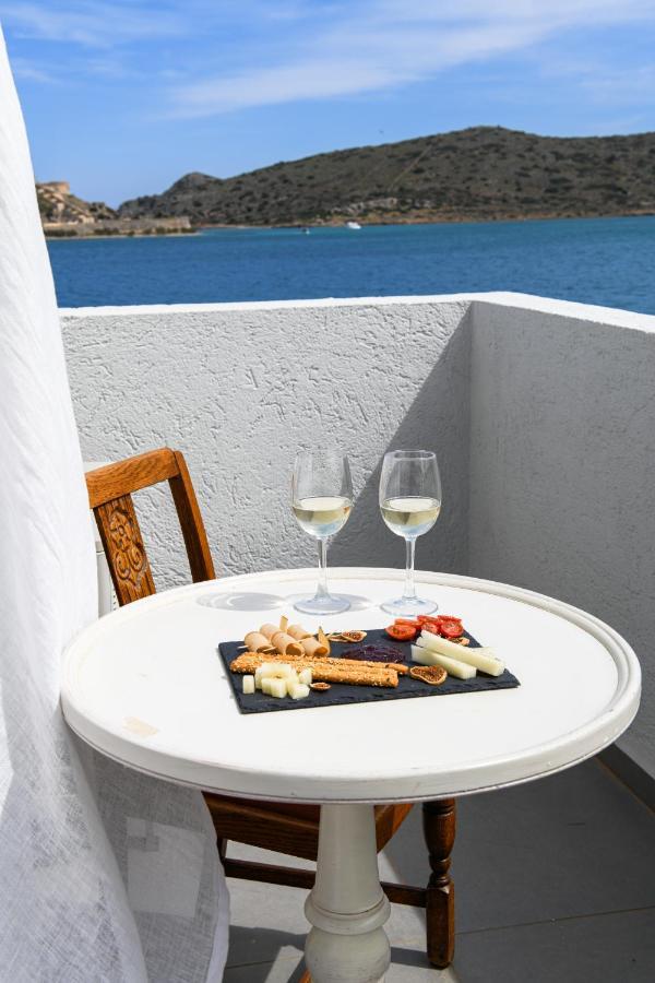 Island View House *