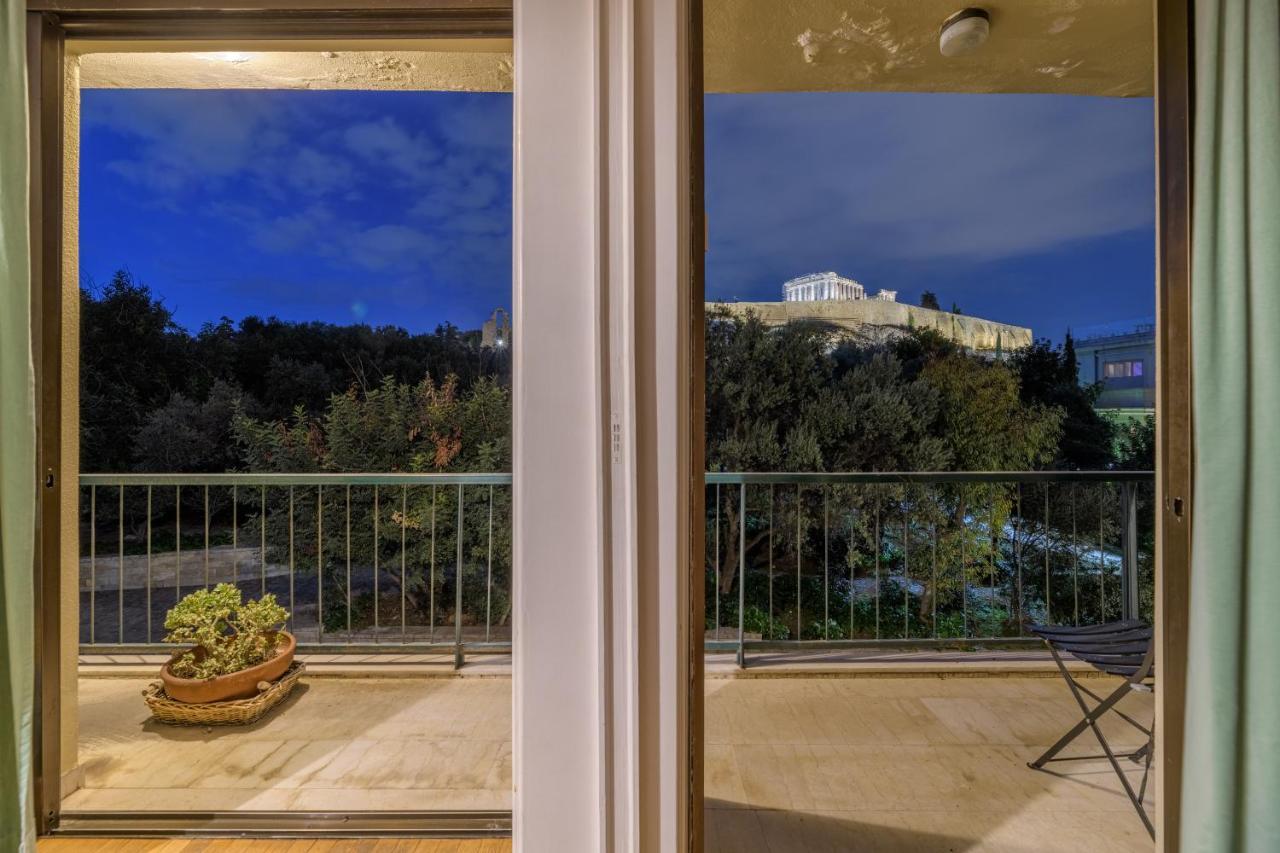 Holodek : Parthenon Apartment *