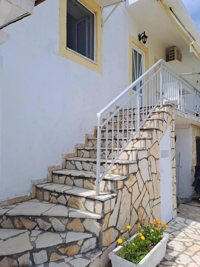 Seaside Apartment *