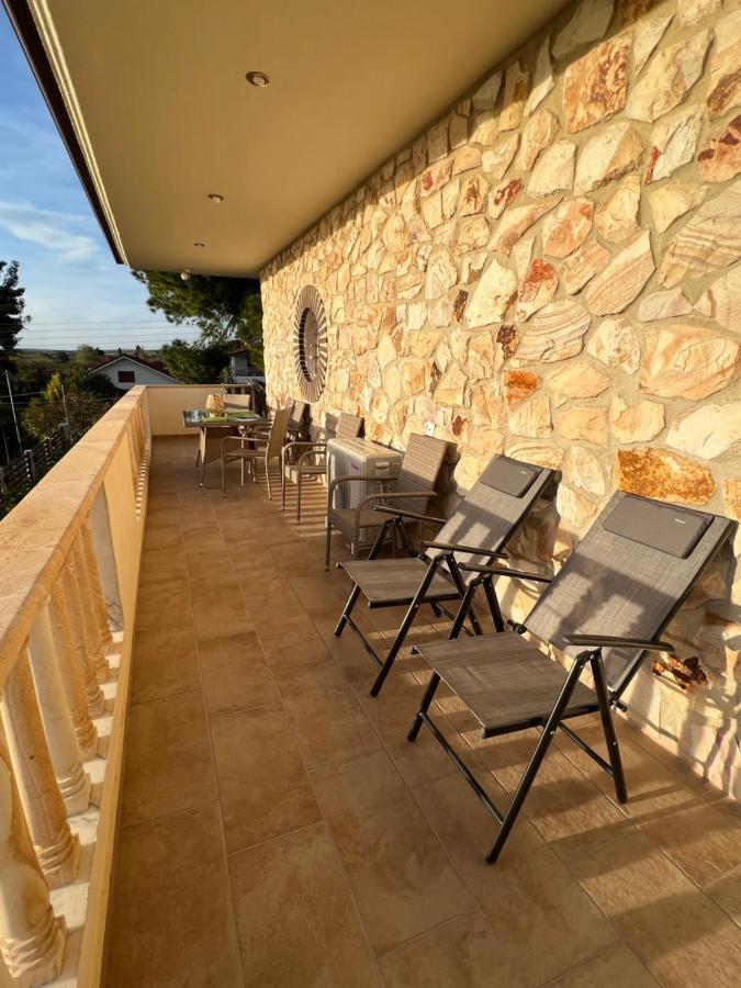Heraklia Sea View Jacuzzi Villa